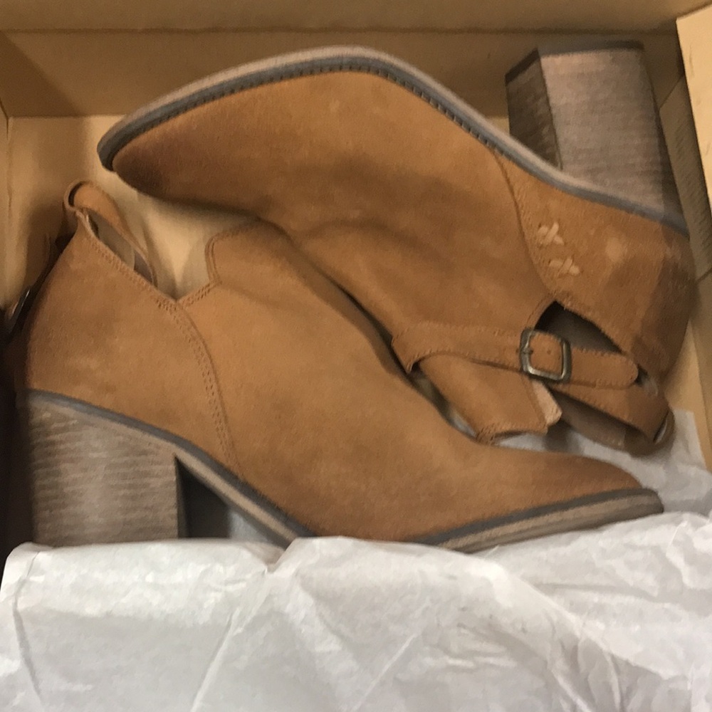 Rebels Zira Tan Buckled Suede Booties - Picture 2 of 3